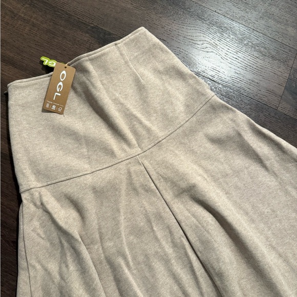 NWT $75 FuzzLuxe
Cashmere-like Flared Maxi Skirt Sz XS - Picture 5 of 10